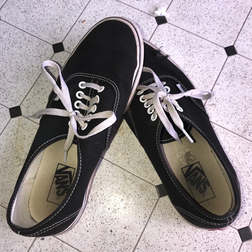 Black low top vans :)